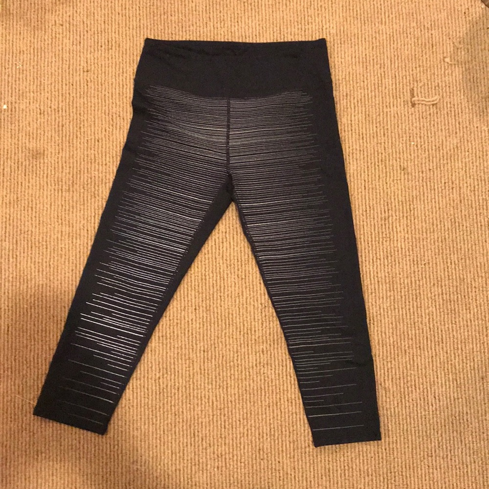 Fabletics cropped reflection leggings